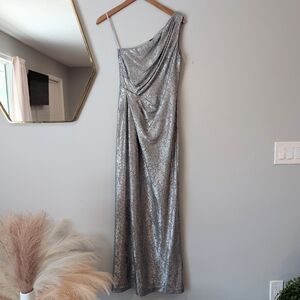 Lauren Ralph Lauren Metalic Silver Evening Gown Size 2.